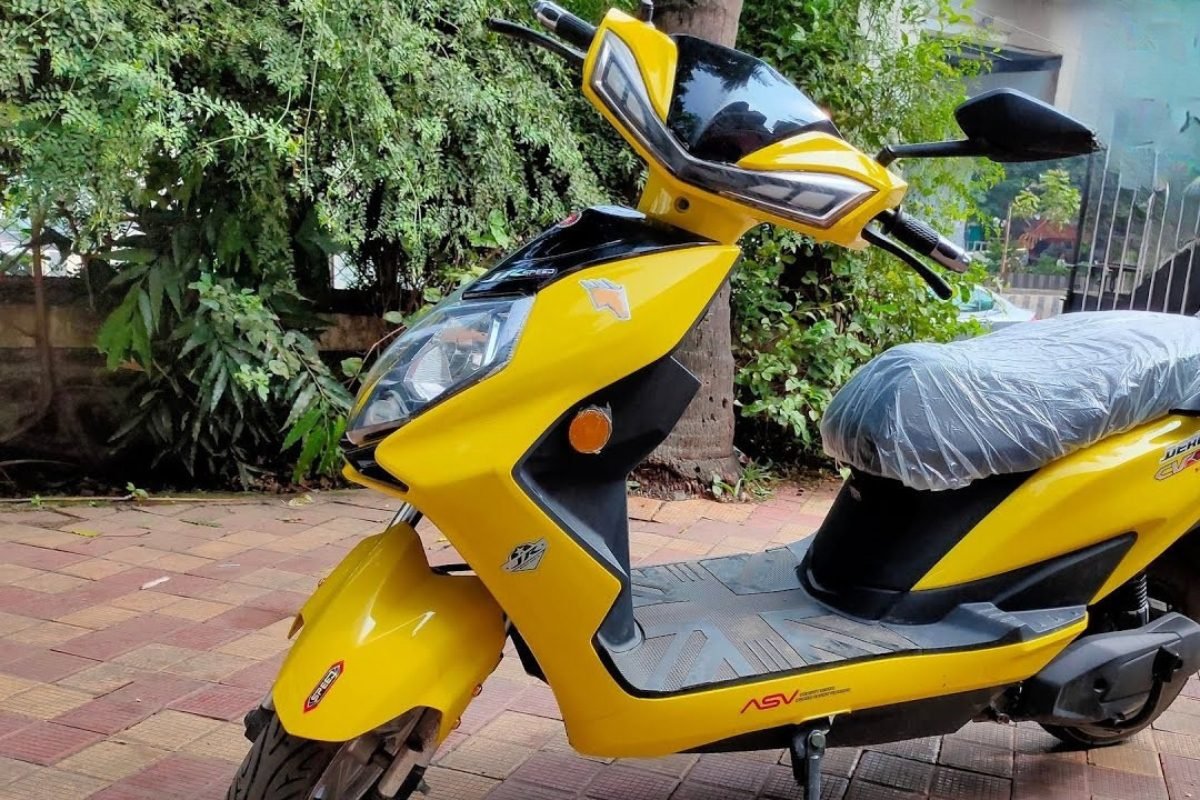 Evolet Derby at ₹71,399 with 60km Range – Powerful Electric Scooter for City Rides