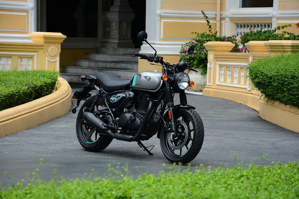 Royal Hunter 350 with 20.2bhp Engine, Slip and Assist Clutch Price 1.49 to 1.81 Lakh