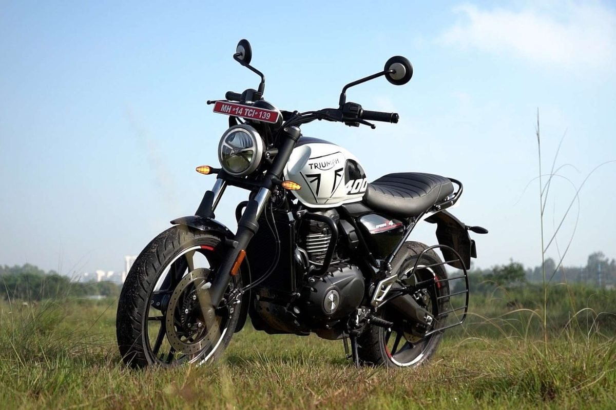 Triumph Speed T4 with 398cc Power, 170 kg and Dual Channel ABS in 2.33 lakhs
