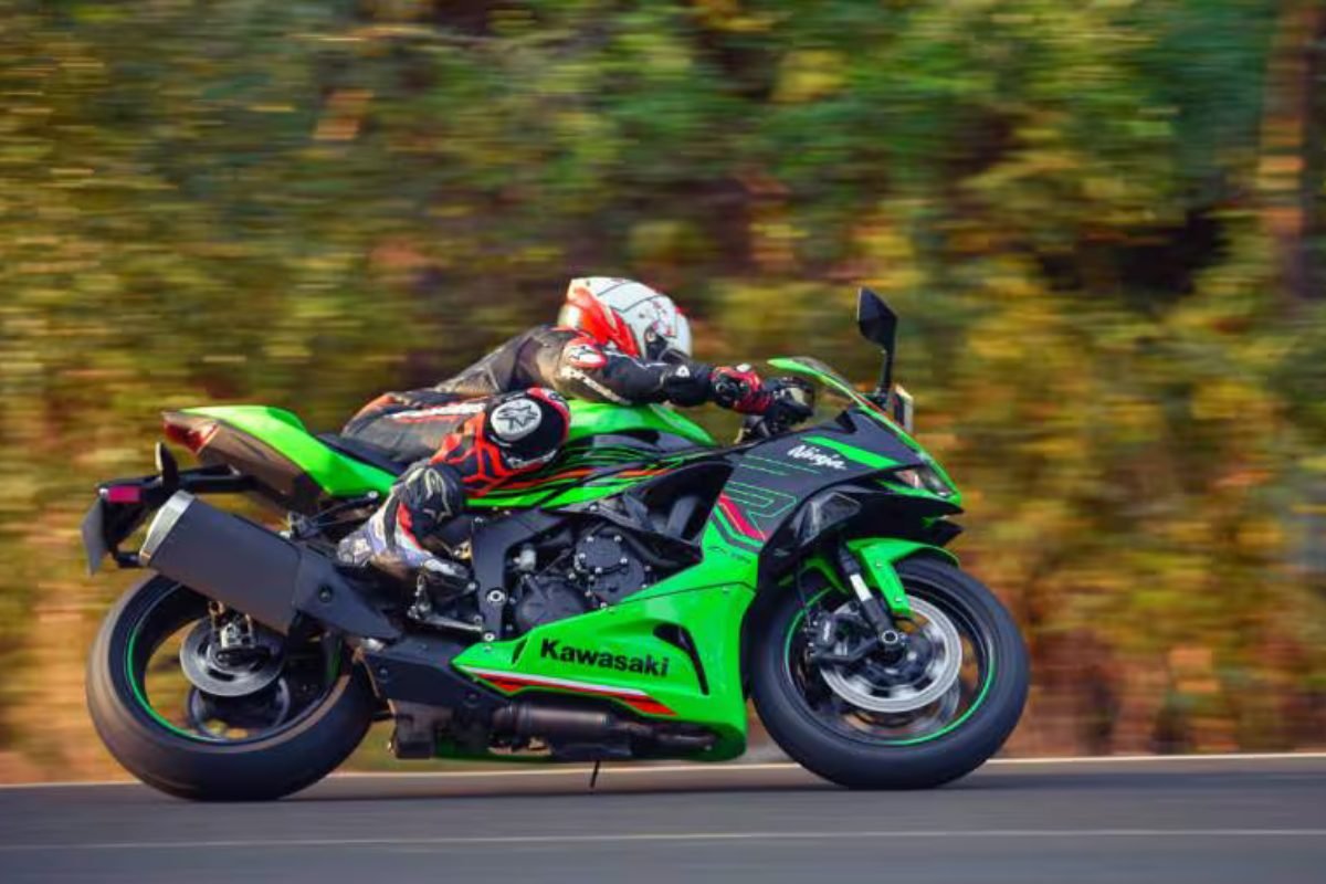 Kawasaki Ninja Zx 6R: 636cc Powerful Engine and 128bhp Powerful Perfection, Price 11.53 Lakh